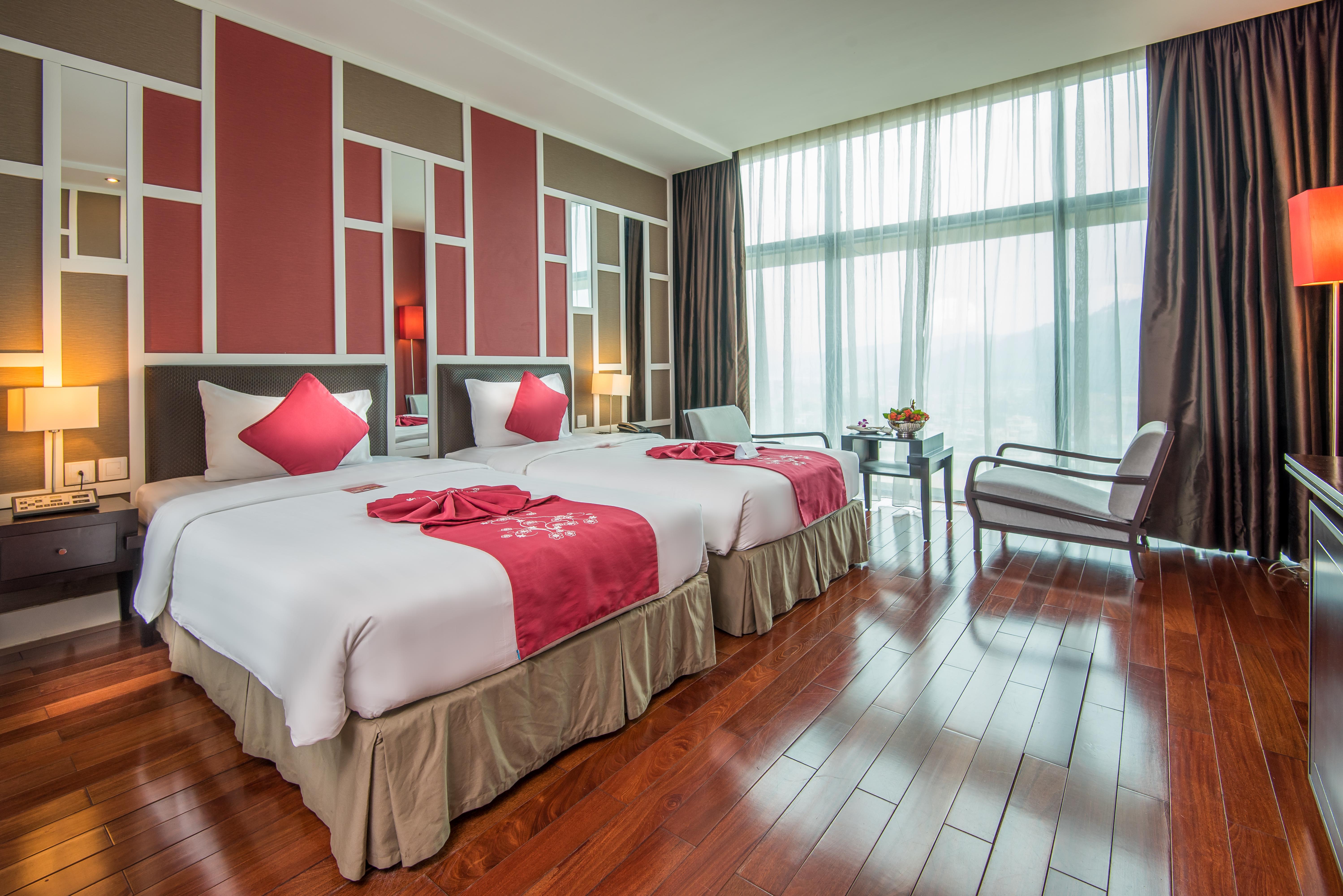Royal Lotus Hotel Ha Long Exterior photo